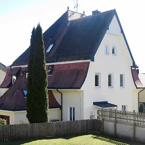 https://privatzimmer-mit-wunderschonem-aussenbereich.com-bavaria.com